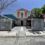 OYO 3856 Tizta Suites Bali